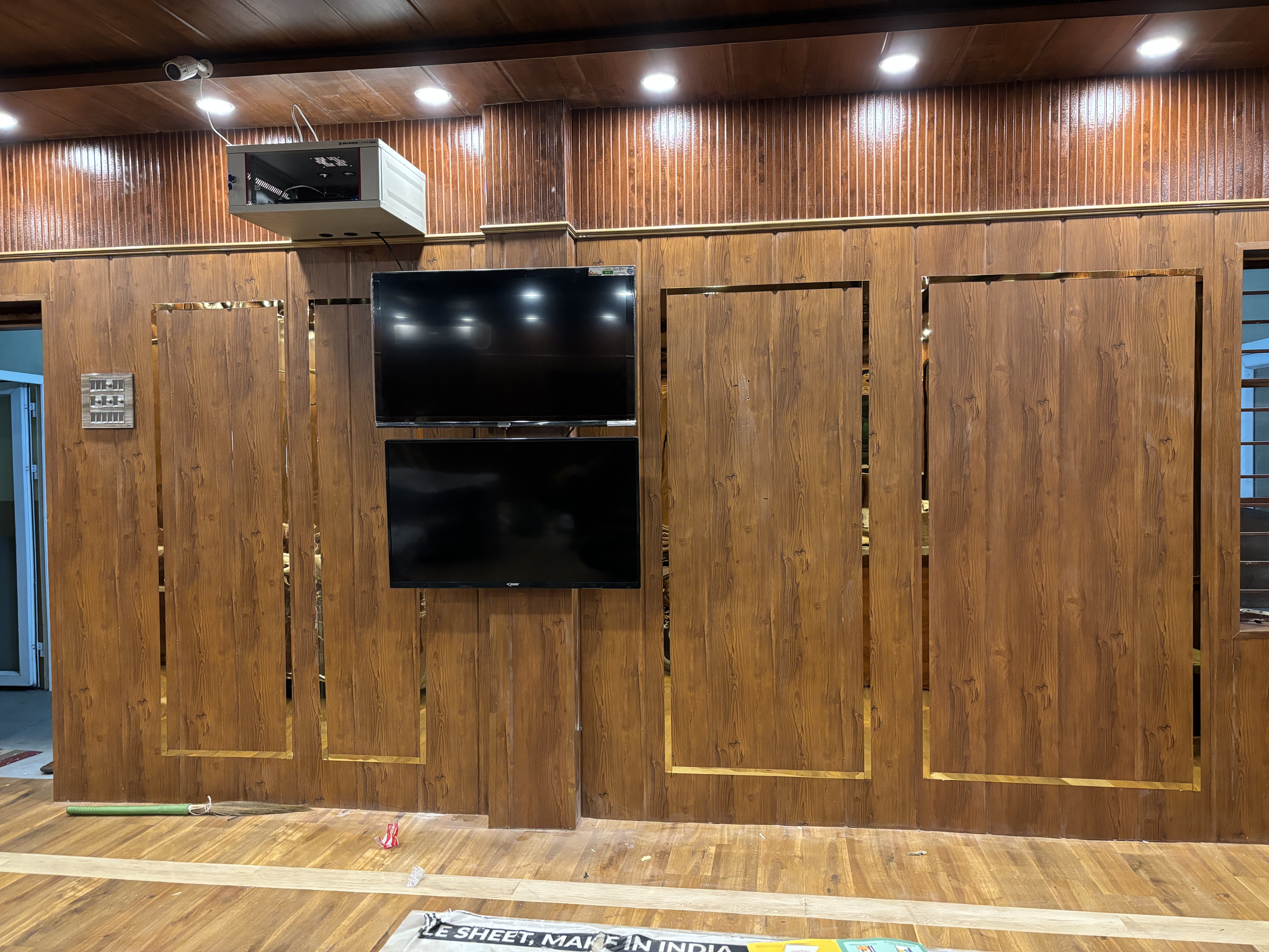 VIDHI INTERIORS Decor